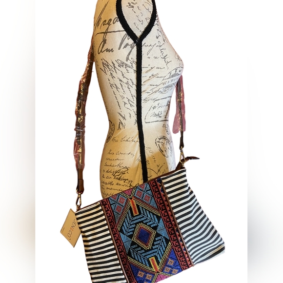 Felicity Crossbody - Picture 4 of 5